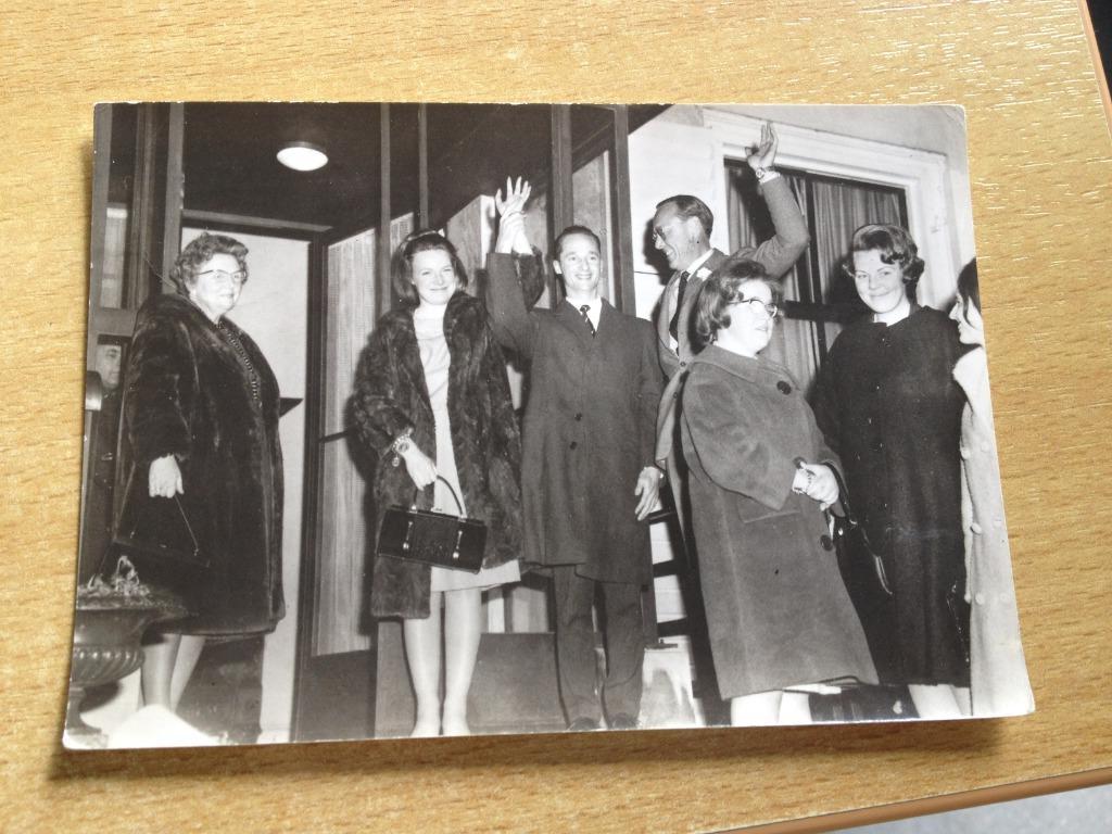 Famille royale des Pays-Bas et les fiancés, Enlèvement ou Envoi, Affranchie, Stars et Célébrités