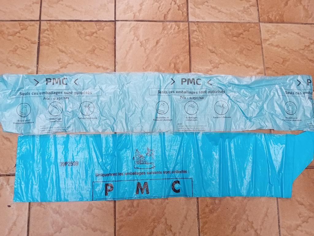 Sacs poubelles Hygea bleus, Enlèvement, Neuf