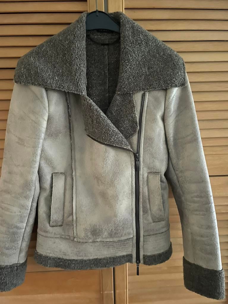 Korte jas  Caroline biss maat 36 of small, Kleding | Dames, Jassen | Winter, Ophalen of Verzenden, Zo goed als nieuw, Maat 36 (S)