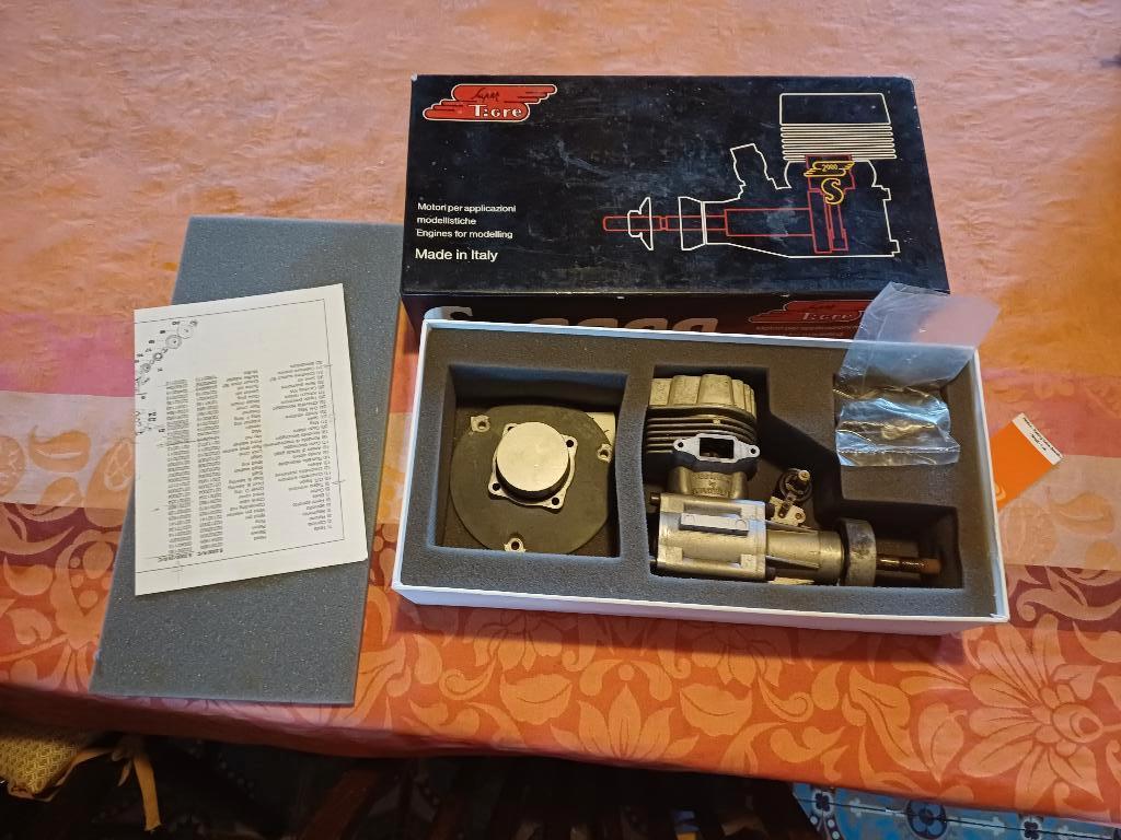 Moteur supertigre NITRO 25CC neuf en boite, Enlèvement ou Envoi, Comme neuf, Nitro