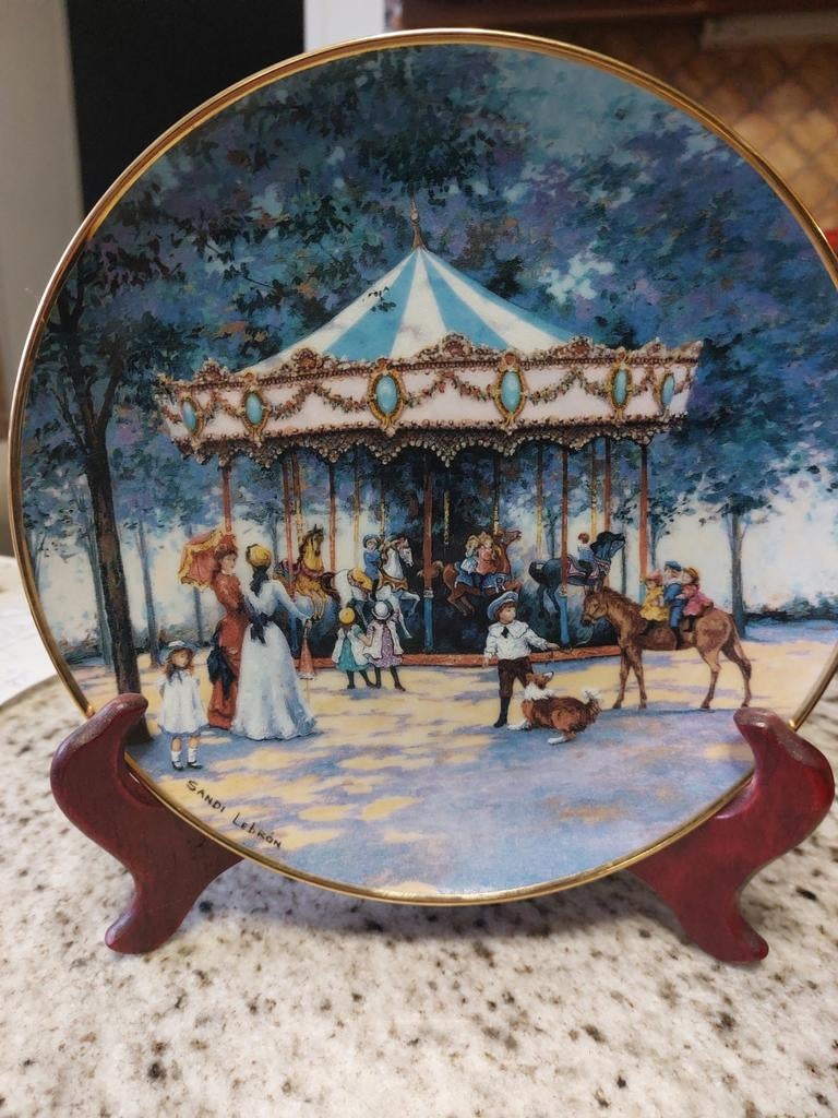 Magnifique assiette plate en porcelaine, Ophalen