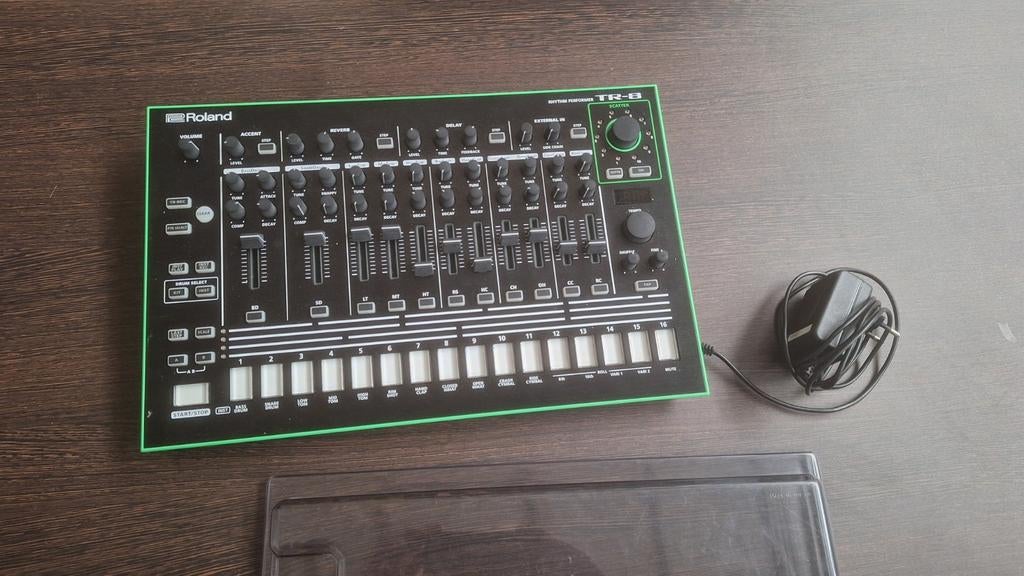 Roland tr8, Musique & Instruments, Enlèvement ou Envoi