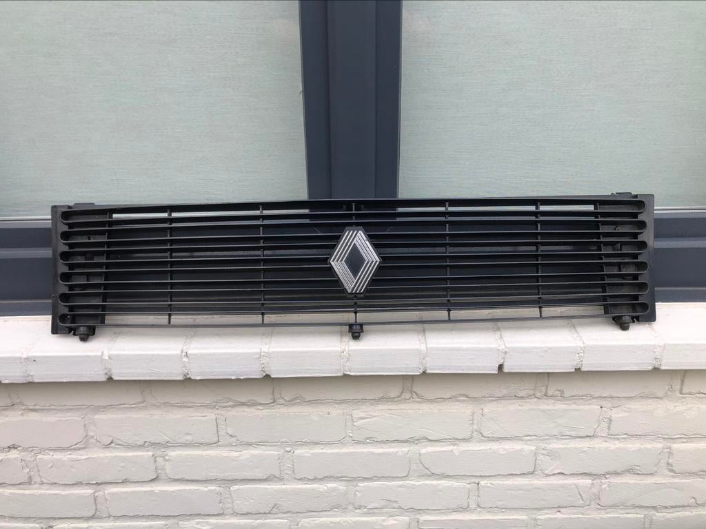calandre Renault 20 r20 30 r30, Gebruikt, Voor, Renault