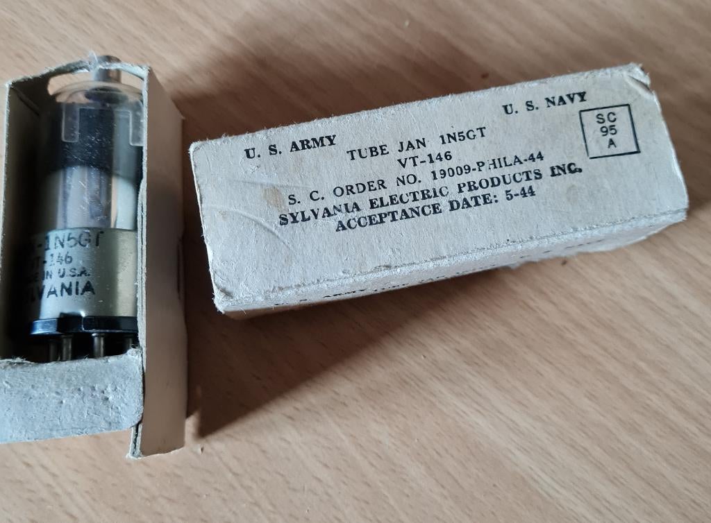 Tube radio US ARMY WWII–JAN‑1N5GT / VT‑146 – Sylvania (1944), Collections, Objets militaires | Seconde Guerre mondiale, Armée de terre