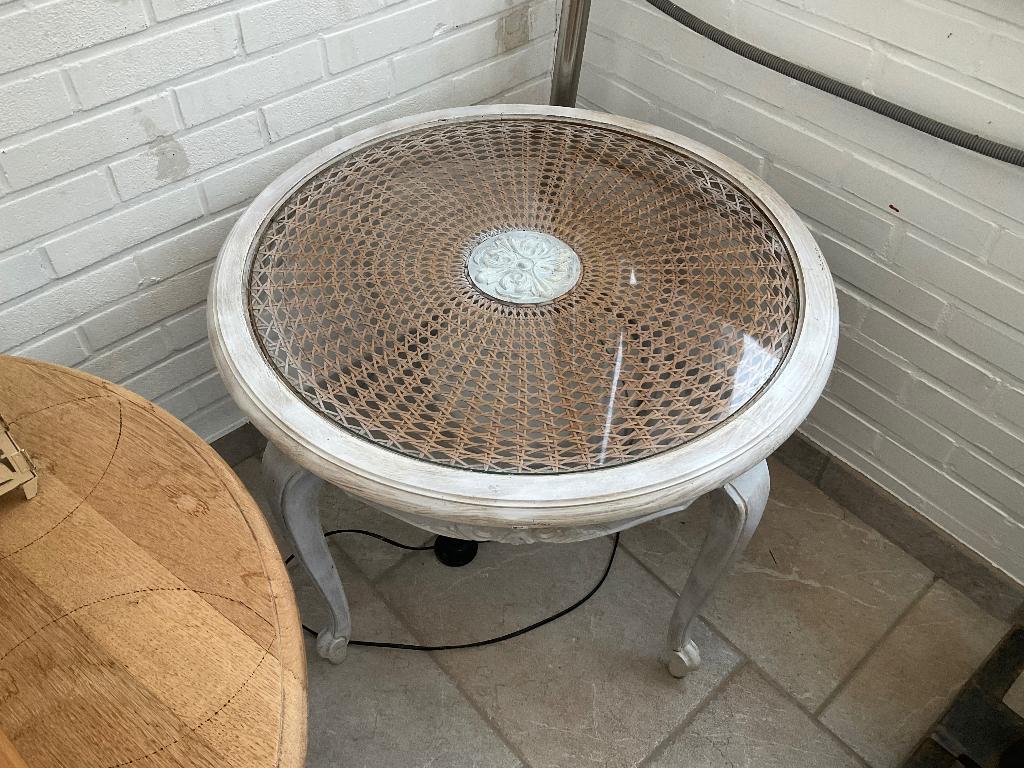 Salontafeltje, Ophalen