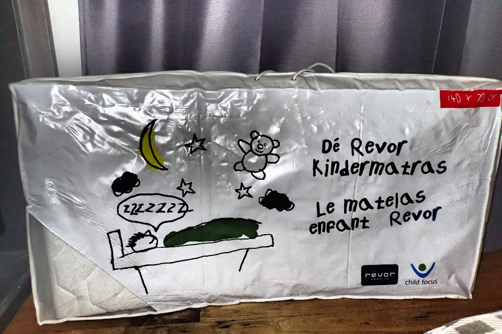 matelas enfant 70x140 cm jamais utilisé, Neuf, Matelas, Une personne, Enlèvement
