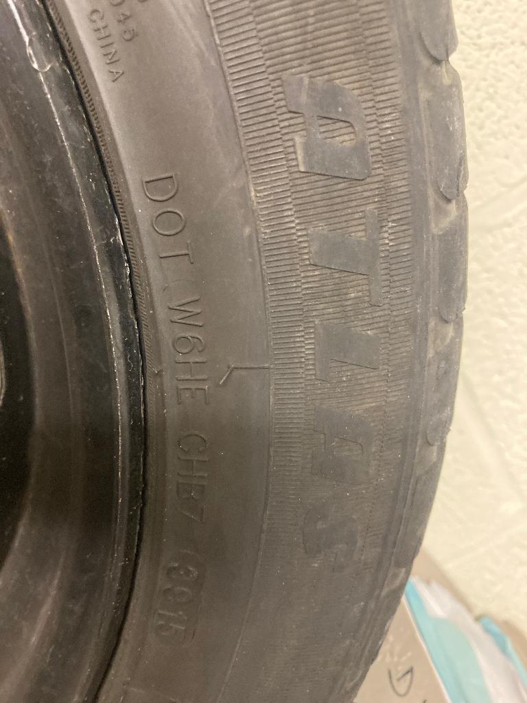 Pneus d'hiver sur jantes en acier noires avec pneus, Pneus hiver, 16 pouces, Véhicule de tourisme, Pneu(s)