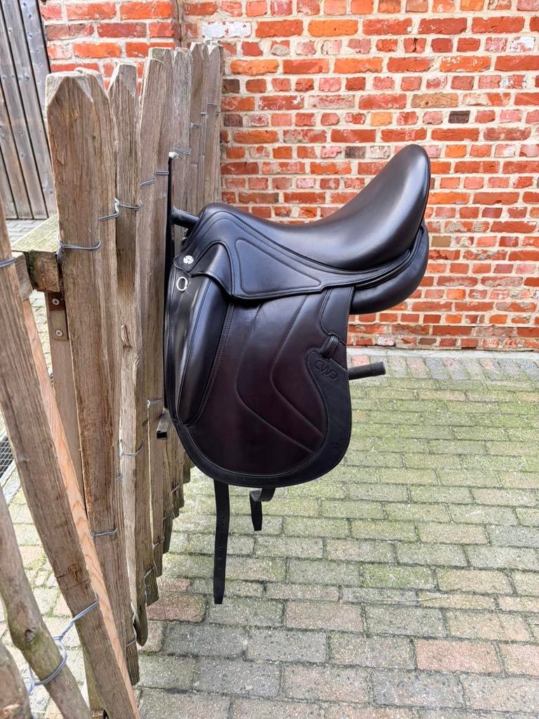 Cwd dressuur zadel 17/17,5”, Enlèvement ou Envoi, Comme neuf, Dressage