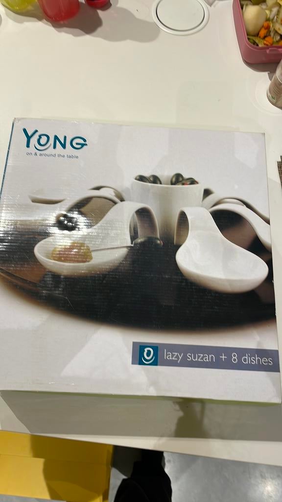 Yong hapjes bord tapas, Huis en Inrichting, Overige typen, Ophalen of Verzenden, Zo goed als nieuw, Overige stijlen