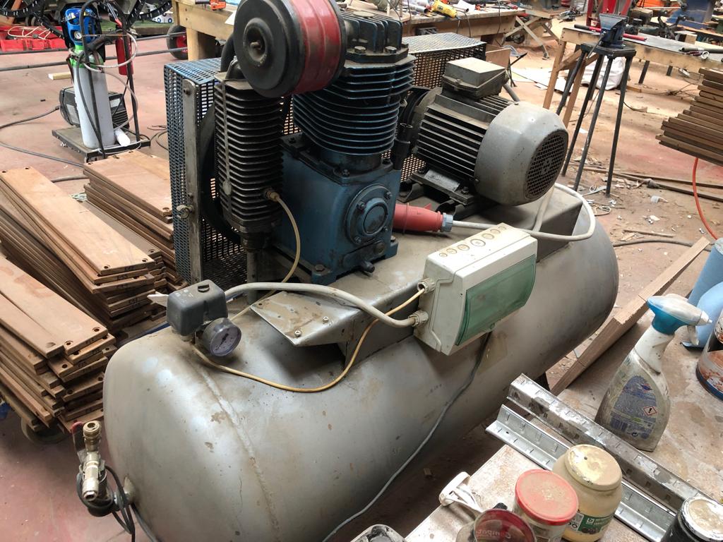 industriële compressor, Zakelijke goederen, Machines en Bouw | Houtbewerking, Ophalen
