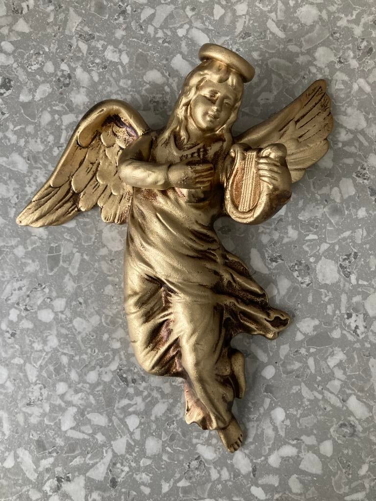 Ange volant, chérubin doré, Enlèvement ou Envoi