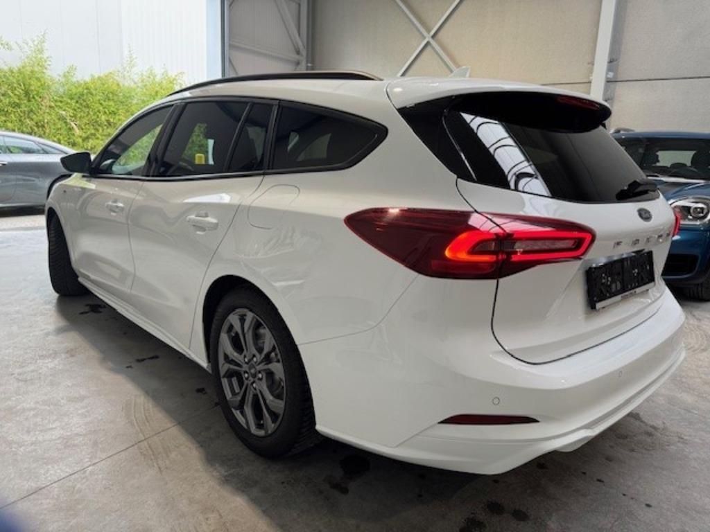 Ford Focus clipper, Auto's, Stof, https://public.car-pass.be/vhr/69249fb6-7aa3-4497-84cd-14e53122c45e, Wit, Bedrijf