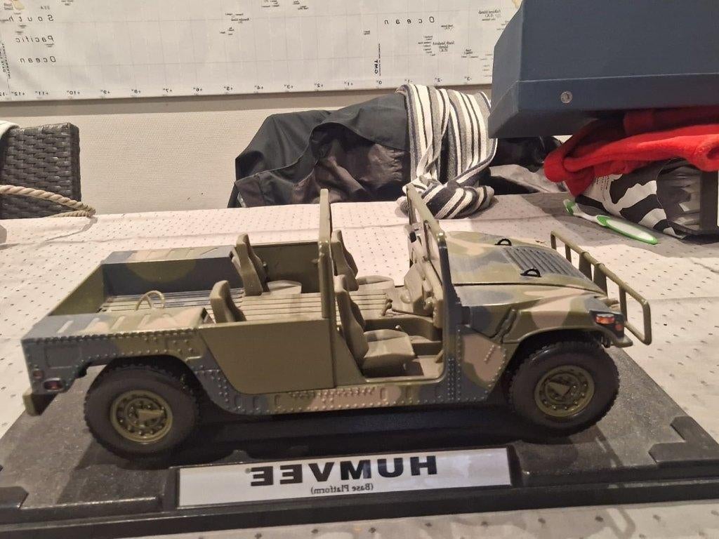 Miniatuur auto hummer maisto humvee H1 1/18, Voiture, Plus grand que 1:32, Comme neuf, Enlèvement