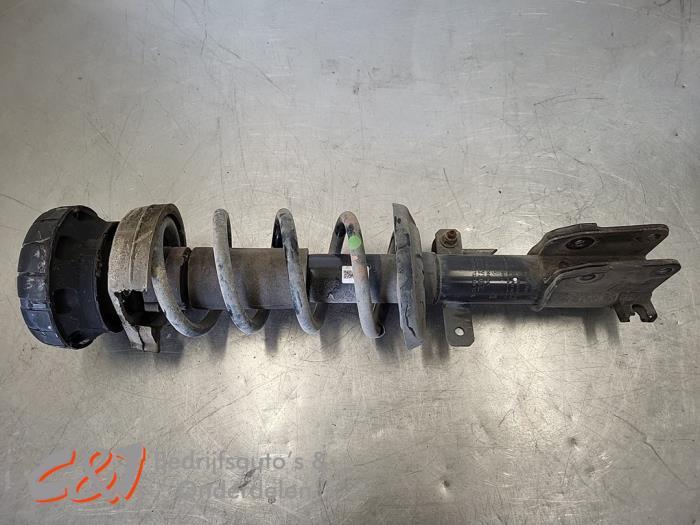 Schokdemperpoot links-voor van een Fiat Talento, Auto-onderdelen, Ophanging en Onderstel, Fiat, Gebruikt, 3 maanden garantie, Ophalen of Verzenden