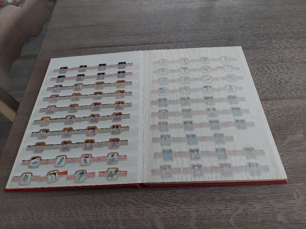 boek/map met sigarenbandjes, Verzamelen, Ophalen, Zo goed als nieuw, Sigarenbandjes