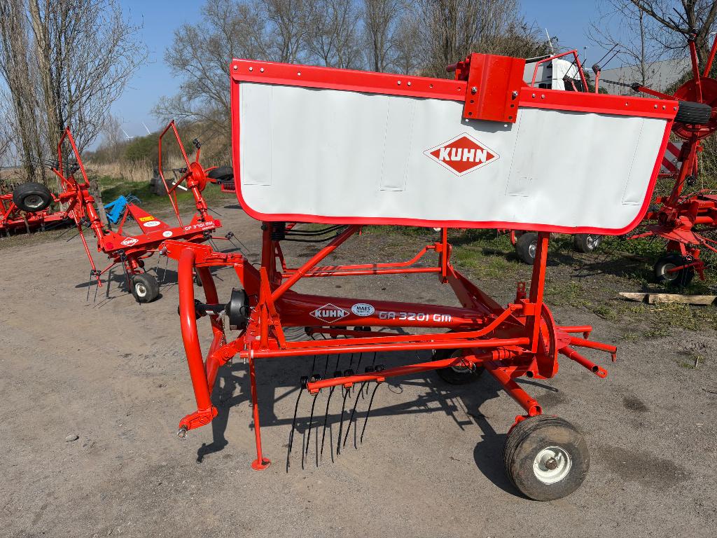 Râteau à foin Kuhn GA 3201, Articles professionnels, Enlèvement, Autre, Agricole