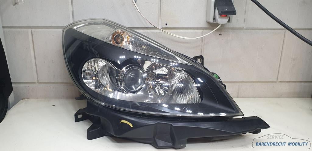 Koplamp Clio III Renault pre facelift rechts 8200261612 donk, Auto-onderdelen, Renault Group, Gebruikt, Contact.group@renault.com