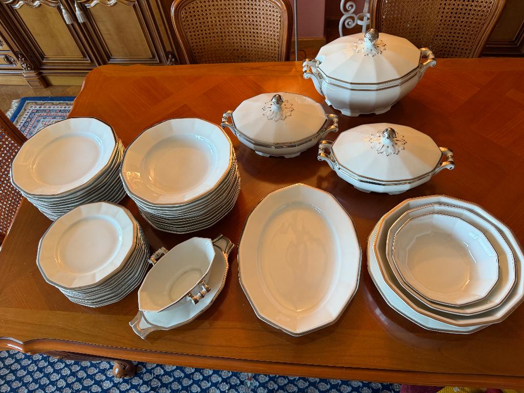 Antiek eetservies van Haas & Cžjžek, Antiek en Kunst, Antiek | Servies compleet, Ophalen