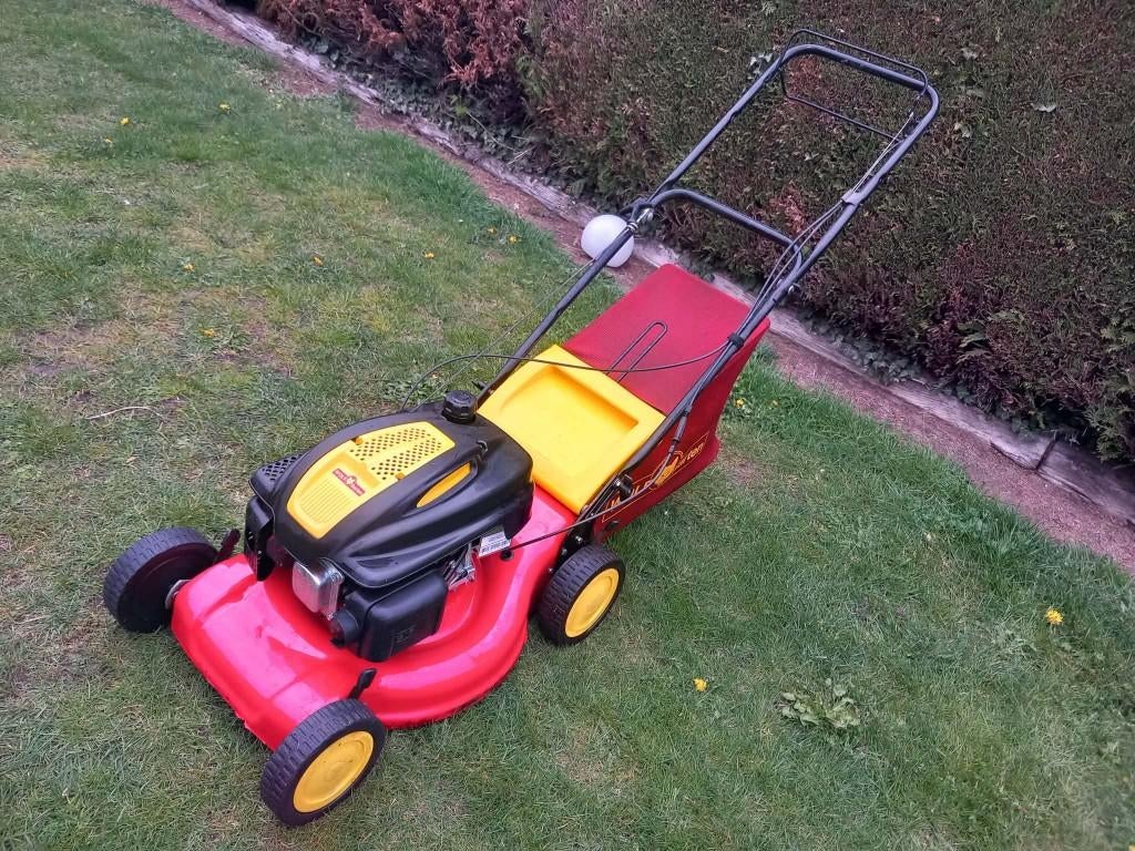 benzine grasmaaier zelftrekker wolf garten met onderhoud, Enlèvement ou Envoi, 40 à 49 cm, Utilisé, Sac de ramassage