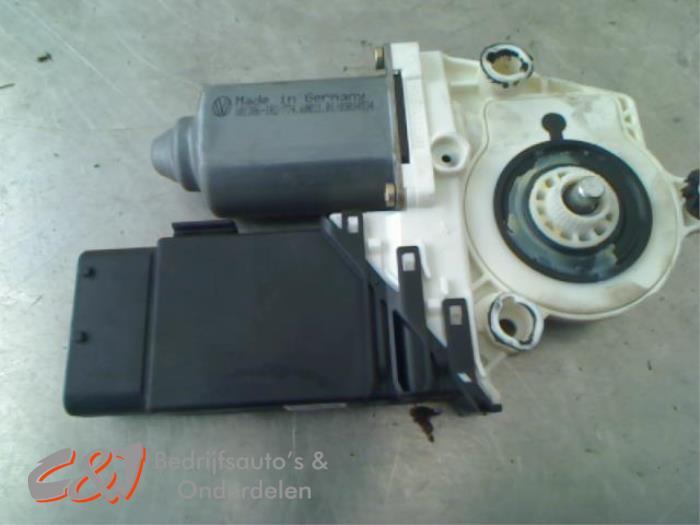 Moteur de vitre portière d'un Volkswagen Golf, Volkswagen, -, 3 mois de garantie, Utilisé