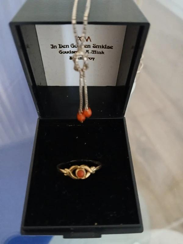 zilveren ketting met 2 rode bloedkoralen - nooit gedragen, Ophalen of Verzenden, Nieuw, Overige kleuren, Zilver