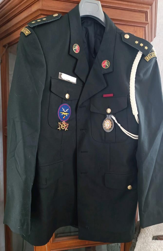 Veste officier de police militaire, Enlèvement