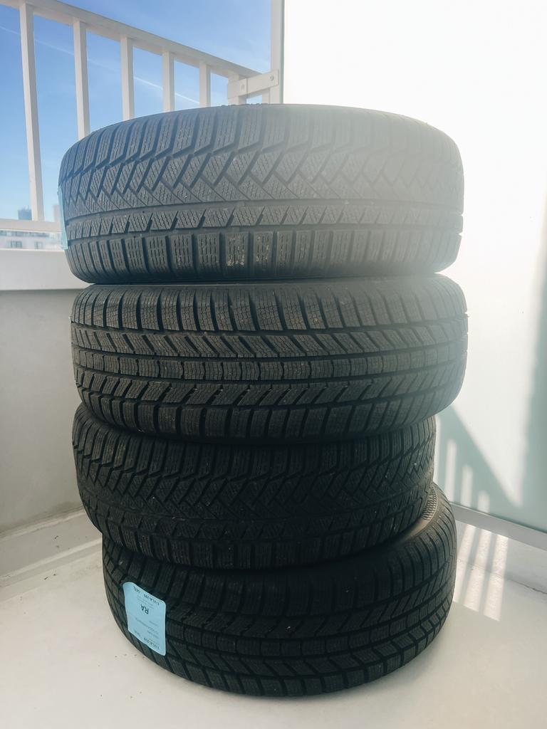 Pneus hiver Continental 235/60 R17 106V XL – Excellent état, Autos : Pièces & Accessoires, Pneus & Jantes, Enlèvement, Pneus hiver