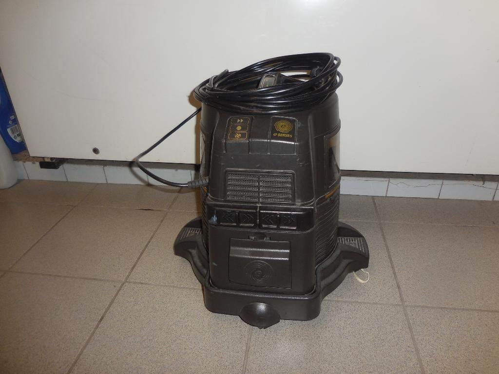 Aspirateur à hydrogène Rainbow « The Series », Electroménager, Aspirateurs, Comme neuf, Aspirateur d'eau, 1200 à 1600 watts, Réservoir