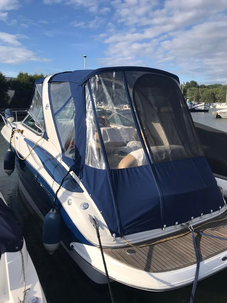 Crownline Cabin Cruiser 285, Watersport en Boten, Motorboten en Motorjachten, Ophalen, Zo goed als nieuw, 50 pk of meer, Binnenboordmotor