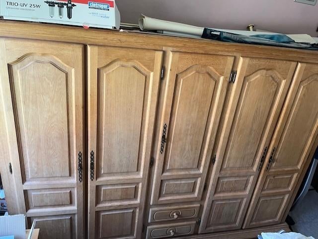 Garde robe chêne 5 portes, 200 cm ou plus, Comme neuf, Chêne, Avec tablette(s)