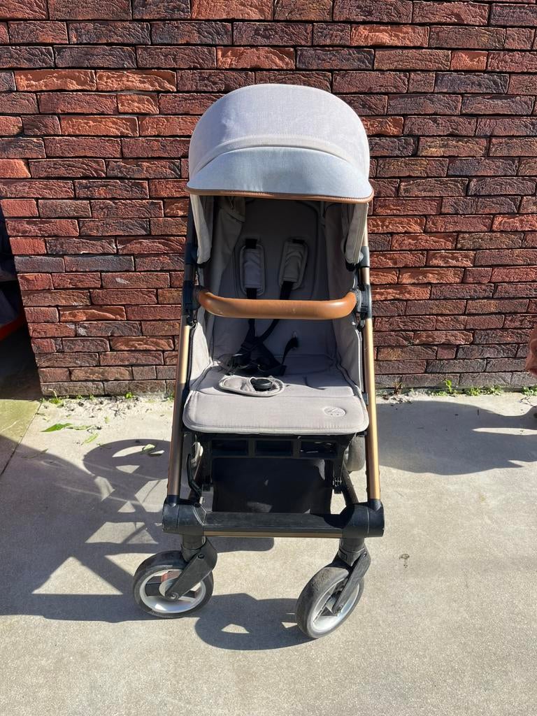 Buggy Mutsy Nexo met regenhoes, Kinderen en Baby's, Buggy's, Ophalen, Gebruikt, Overige merken, Verstelbare rugleuning