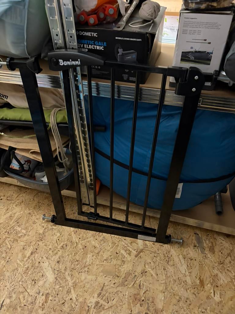 Barriere enfant banini 67cm a 75cm, Enlèvement, Comme neuf