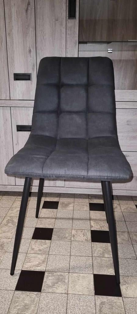 4Nieuwe stoelen misbesteld  nog nieuw in de doos, Ophalen