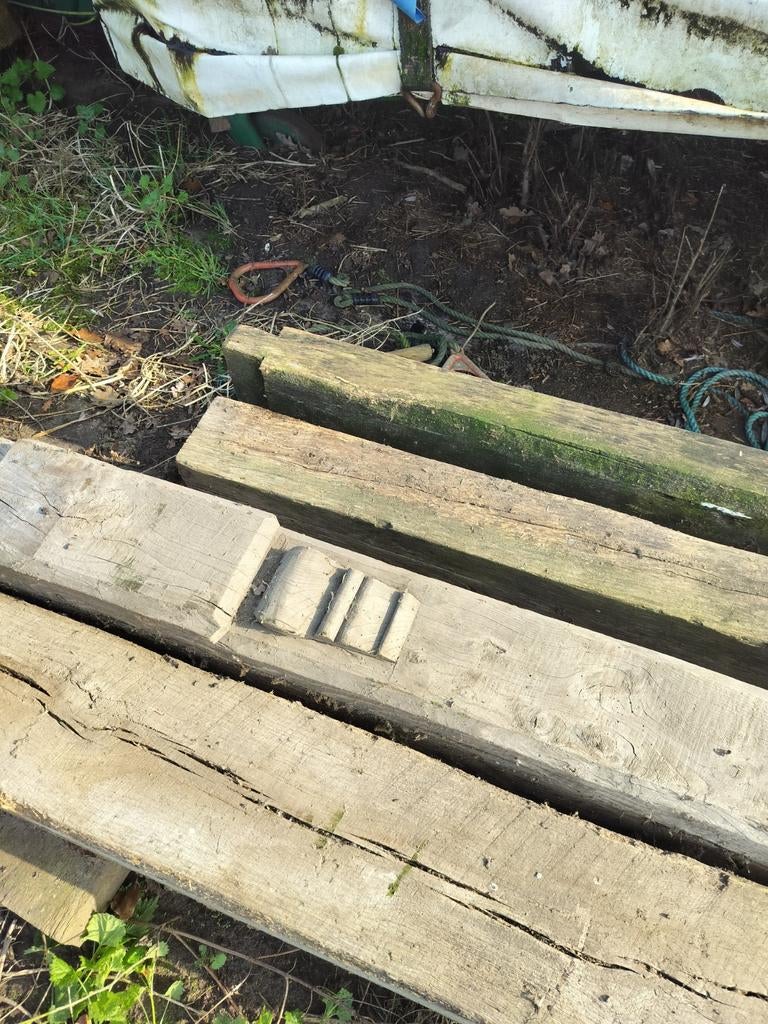 Poutres en chêne, Enlèvement