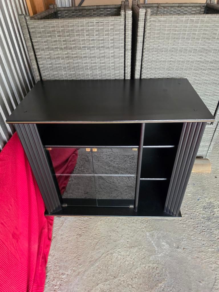 Zwart kastje, Ophalen