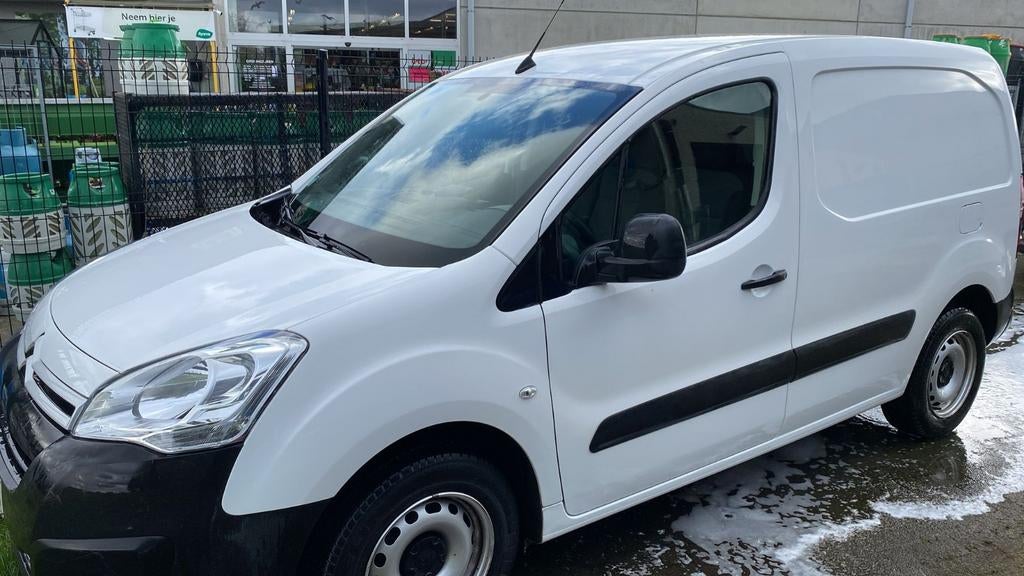 Citroën Berlingo 1.5 lichte vracht, Auto's, Bestelwagens en Lichte vracht, Voorwielaandrijving, 4 deurs, Stof, Euro 6