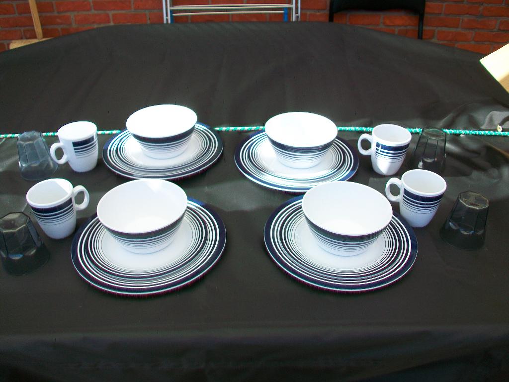 Serviesset - 20 -delig als nieuw, Caravanes & Camping, Enlèvement ou Envoi, Comme neuf