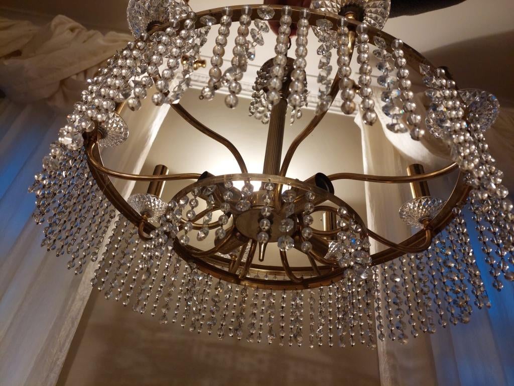 lustre en cristal, Enlèvement