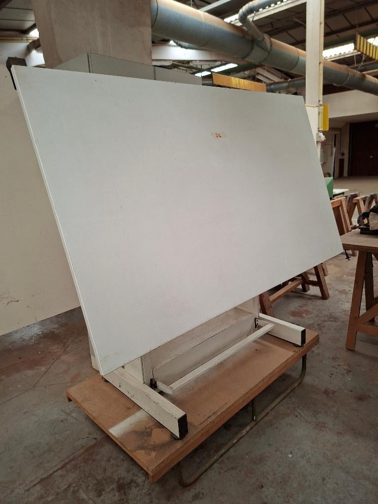 Planche à dessin, Enlèvement, Utilisé