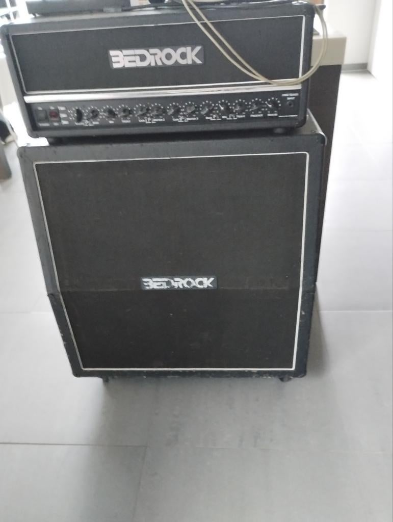 Bedrock tube amp 1000series
3ch buizen amp USA en cab, Muziek en Instrumenten, Ophalen, Gitaar