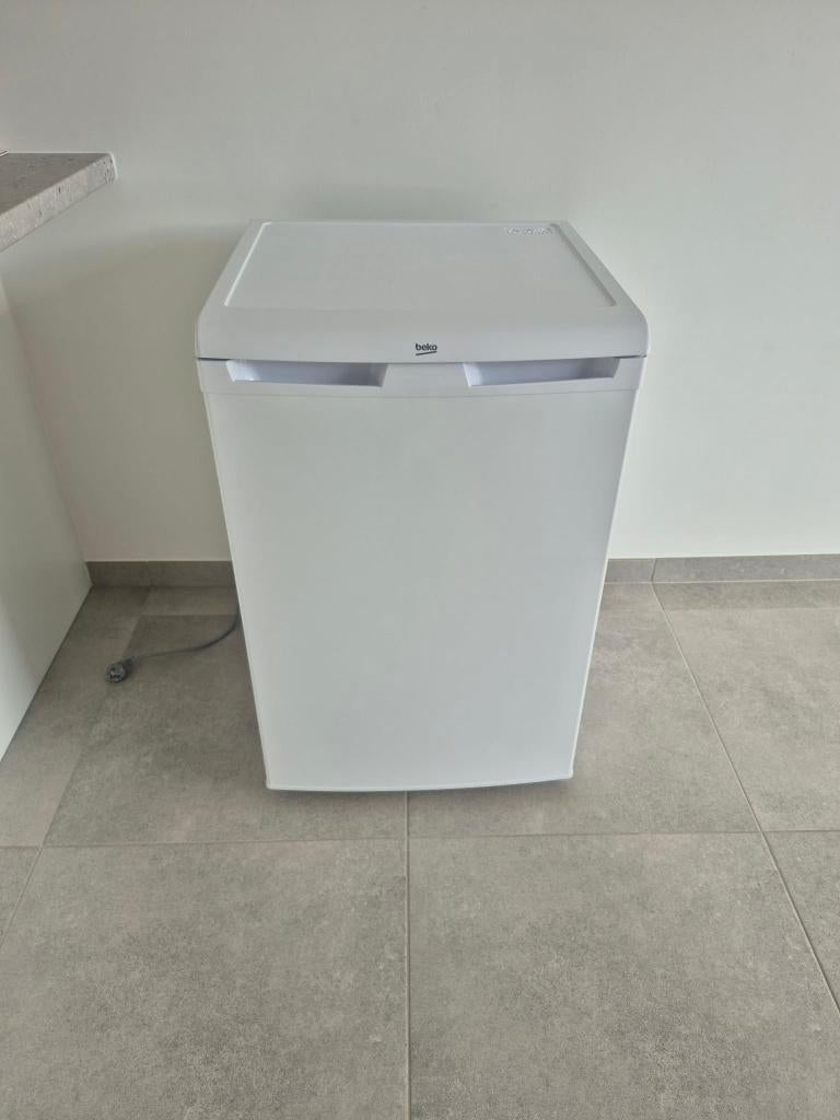 Diepvries (Beko), Minder dan 85 cm, Minder dan 60 cm, Zo goed als nieuw, Vrijstaand