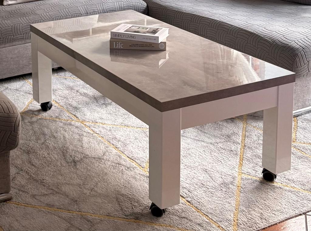 Table basse, Maison & Meubles, Tables | Tables de salon, Comme neuf, Enlèvement