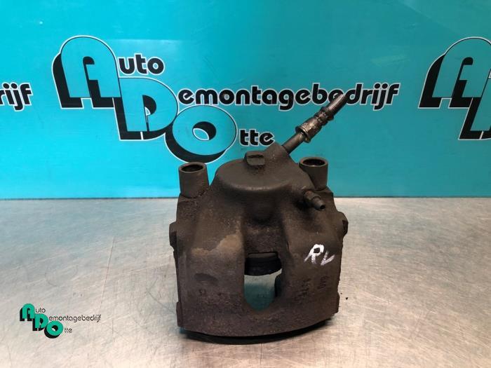 Remklauw (Tang) rechts-voor van een BMW 3-Serie (3-Serie 98-, Auto-onderdelen, Remmen en Aandrijving, BMW, Gebruikt, 3 maanden garantie