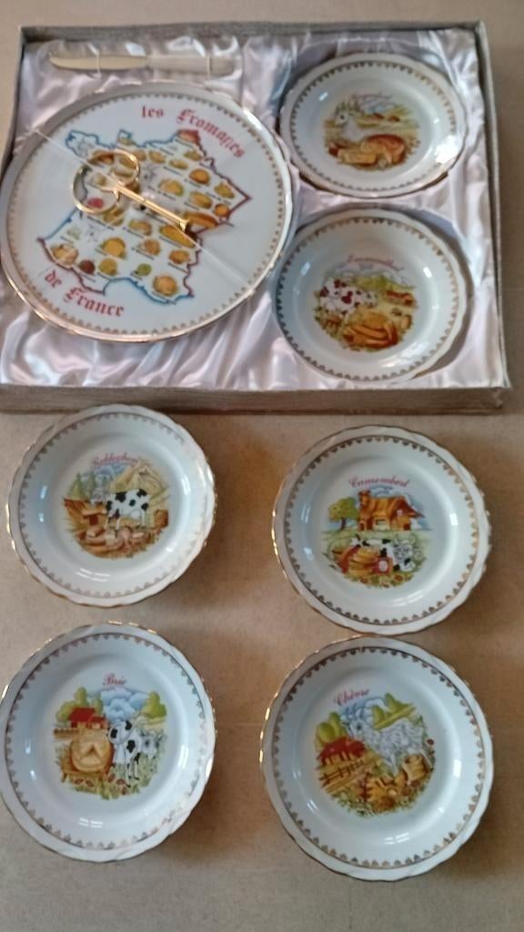 Service à fromage vintage P A R I S en porcelaine 1975, Maison & Meubles, Enlèvement ou Envoi, Comme neuf, Porcelaine