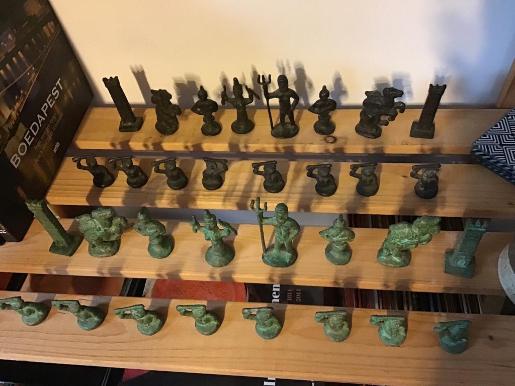 Prachtige reeks massieve bronzen schaakstukken., Ophalen of Verzenden, Zo goed als nieuw