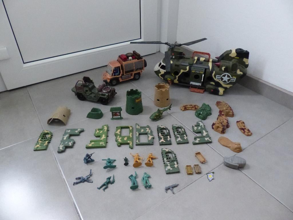 Ensemble de jouets militaires comprenant des véhicules, Enlèvement ou Envoi, Utilisé