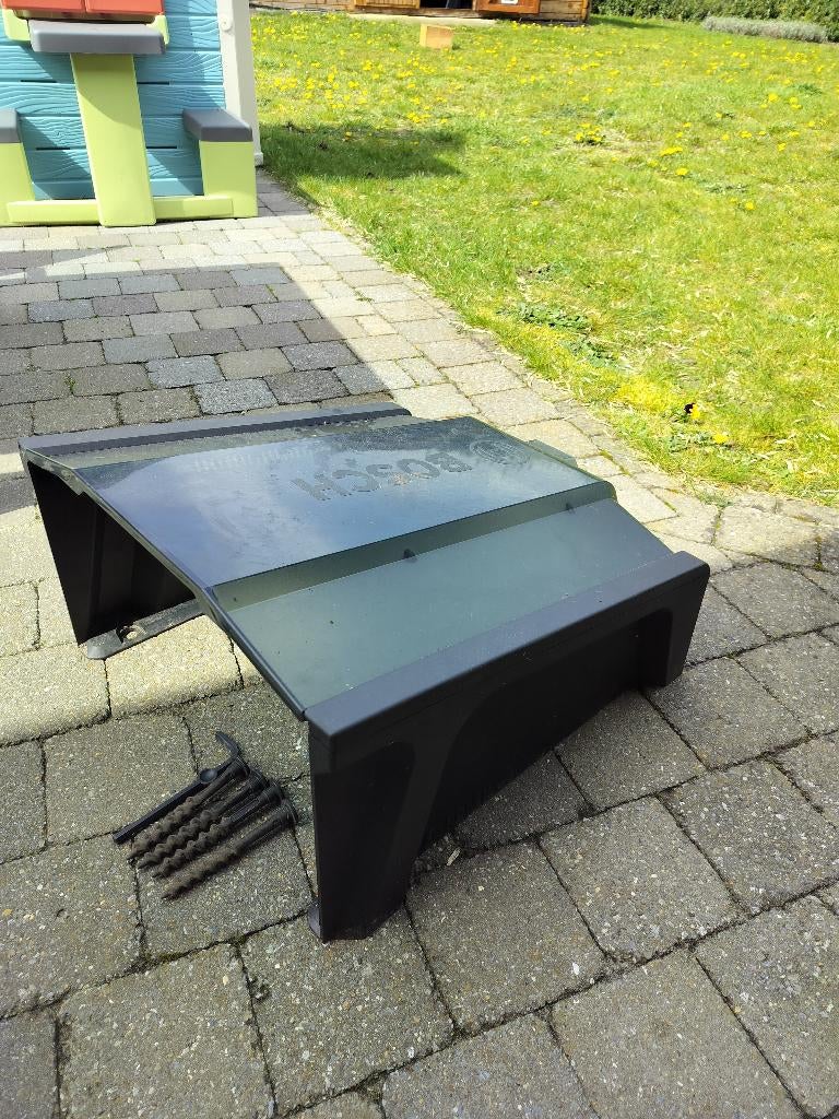 Bosch indego garage, Jardin & Terrasse, Tondeuses robotisées, Enlèvement, Utilisé, Moins de 20 cm, BOSCH