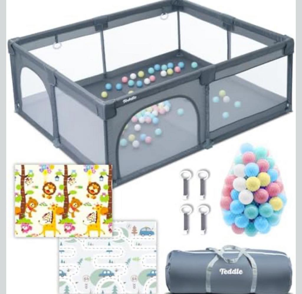 Grand parc réversible neuf avec tapis réversible et balles, Enfants & Bébés, Parcs, Enlèvement, Neuf