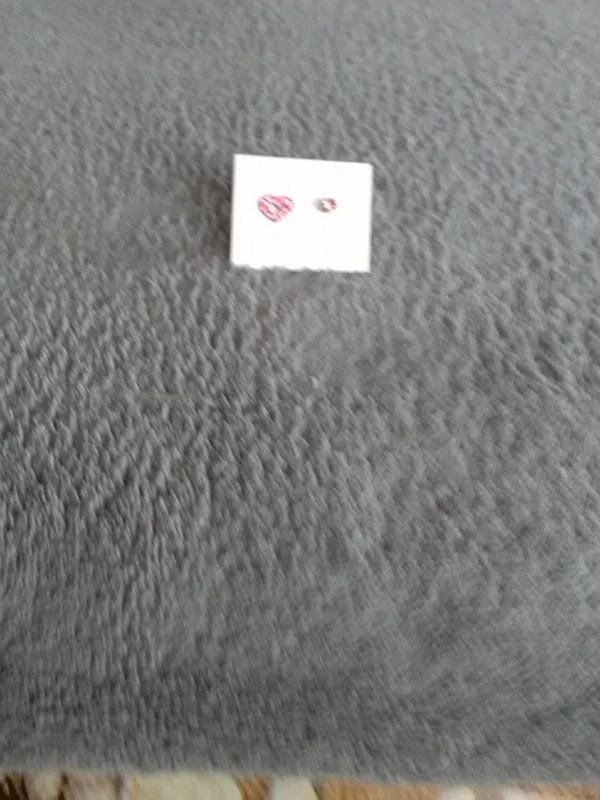 Roze oorbellen die niet bij elkaar passen, Handtassen en Accessoires, Oorbellen, Overige materialen, Ophalen of Verzenden, Zo goed als nieuw