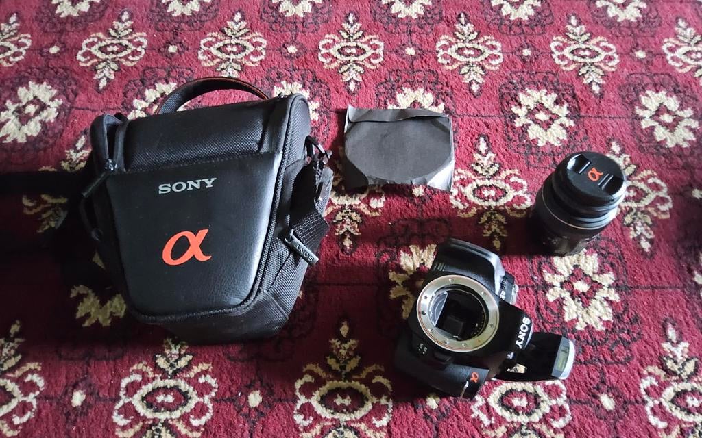 Sony Alpha A230 bijna nieuwe met geheugenkaart en accessoire, Ophalen of Verzenden